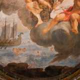 Le figure sono avvolte in una grande nube che le separa dal mondo terreno, rappresentato da navi in avvicinamento e da bagnanti che danzano tra i flutti